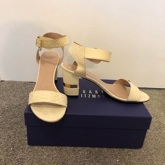 Stuart Weitzman - Breezy - Picture 2 of 4